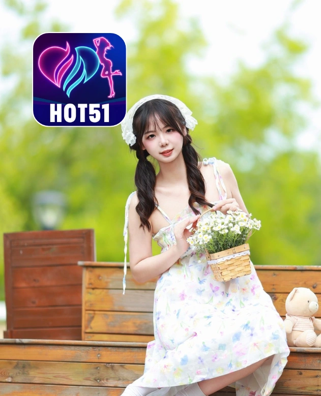 Charlotte Bennett-Hot51