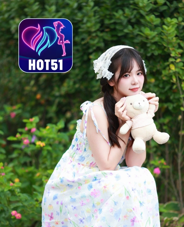 Charlotte Bennett-Hot51