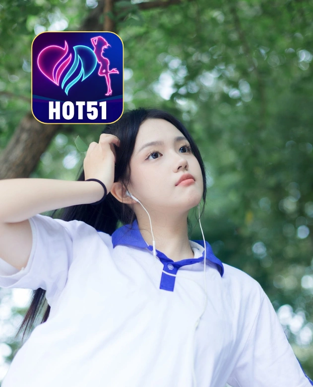 Easton Bennett-Hot51