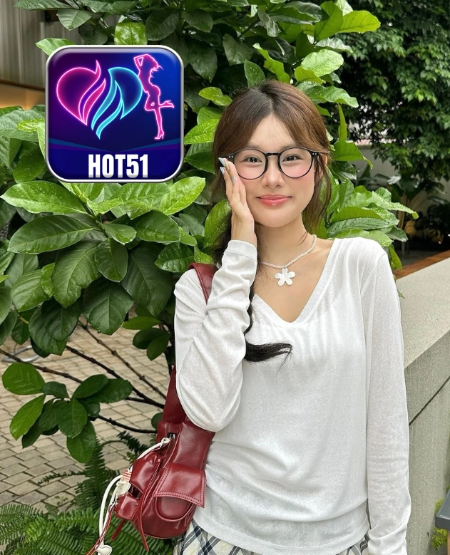 Isabella Clark-Hot51