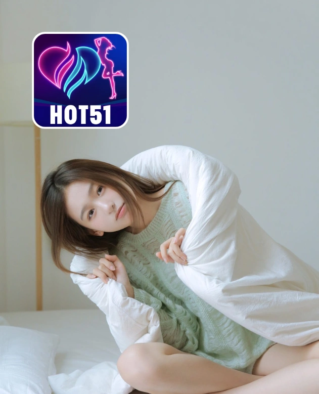 Rachel Adams-HOT51