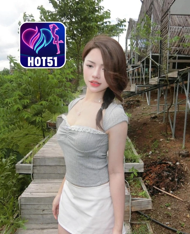 Elizabeth Adams-HOT51