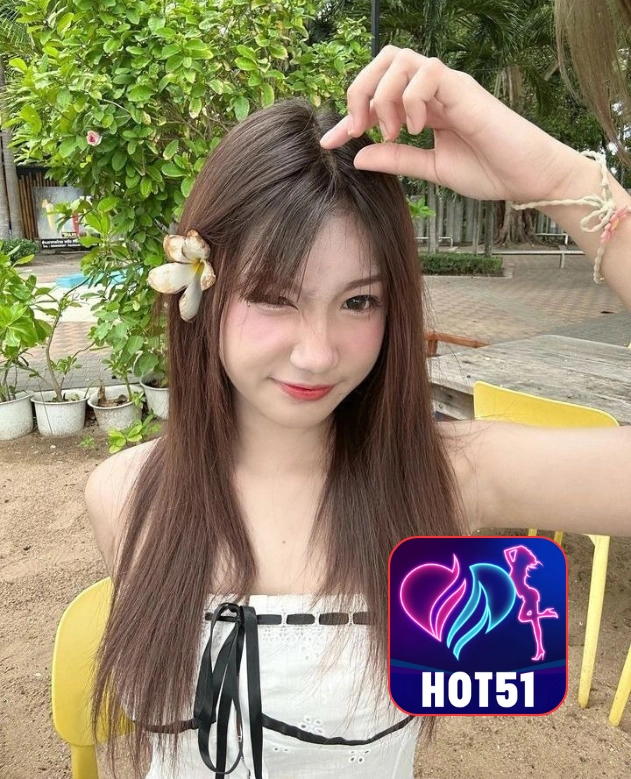 Ella Robinson-HOT51