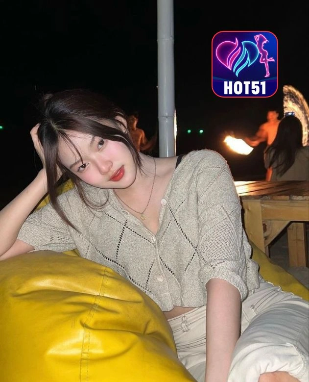 Charlotte Kelly-HOT51
