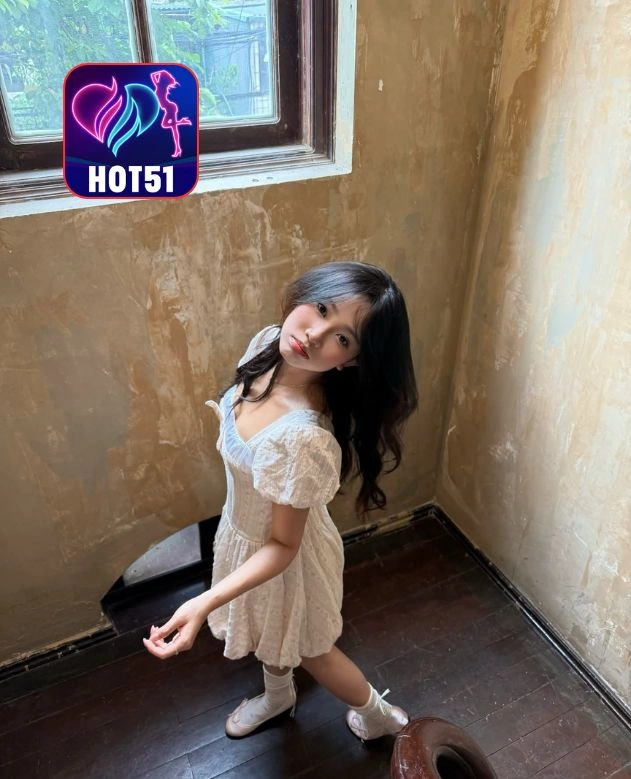 Charlotte Kelly-HOT51