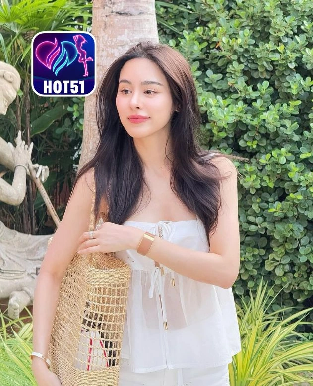 Lily Wright-HOT51