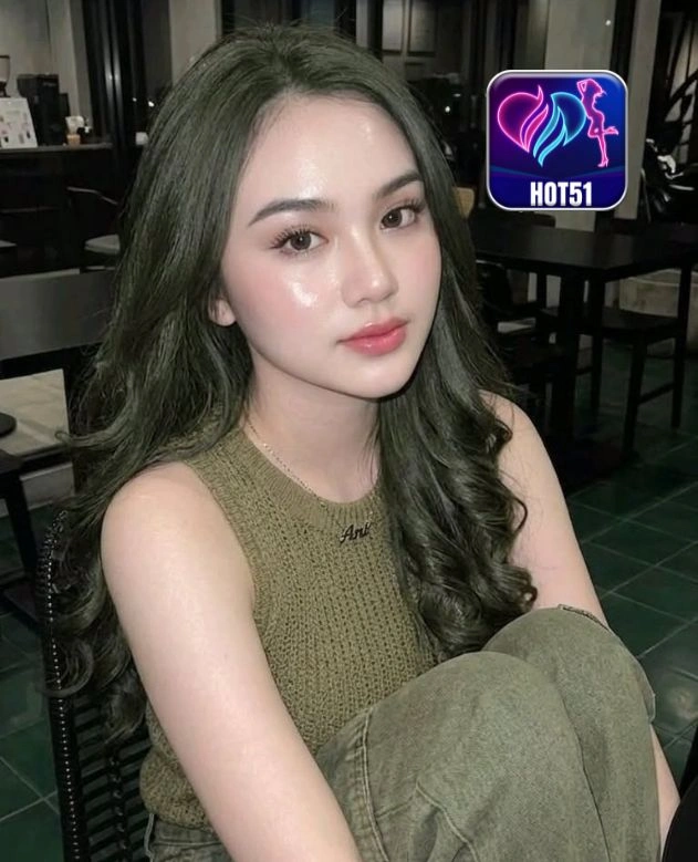 Lily Harrison-HOT51LIVE