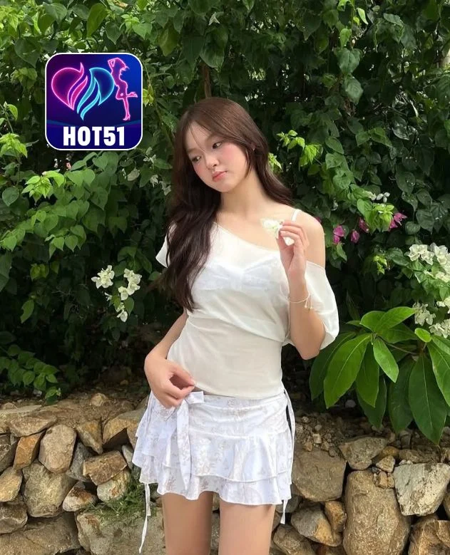 Nadia-HOT51