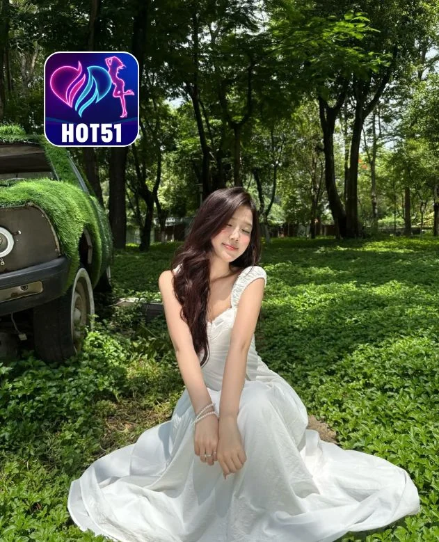 Nadia-HOT51