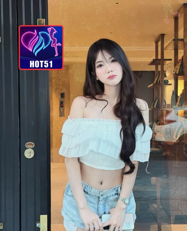Rebecca-HOT51