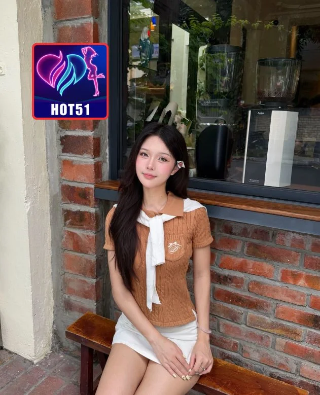 Rebecca-HOT51